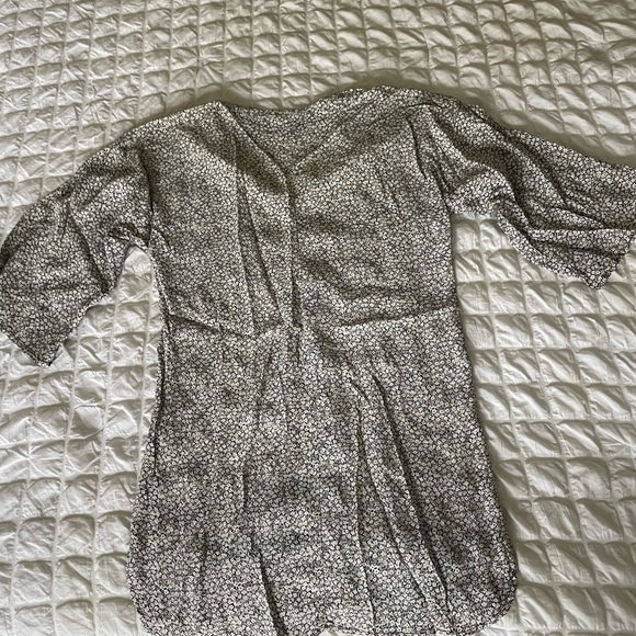 Flynn Skye Delilah front laced floral mini dress - Picture 5 of 9